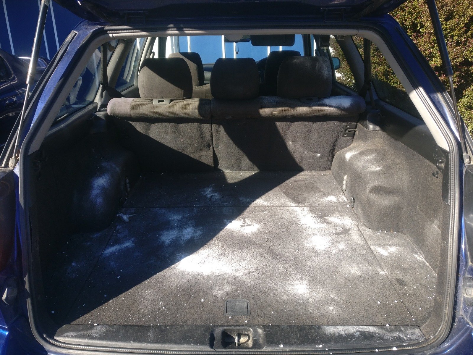 Subaru_Legacy_Dogcar_PHOTO-2025-12-15-21-53-56 3.jpg